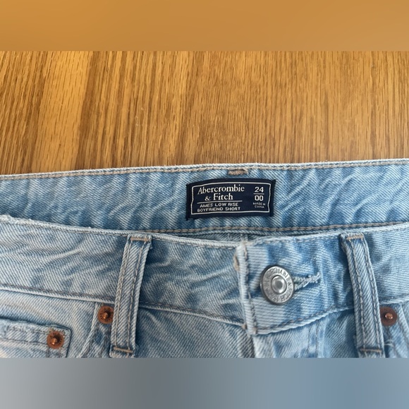 Abercrombie & Fitch Ames Low Rise  Denim Cut Off Jean Shorts Women’s Size 24 - Picture 2 of 3